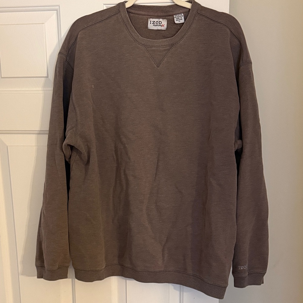 IZOD Men's charcoal gray Crewneck Sweater